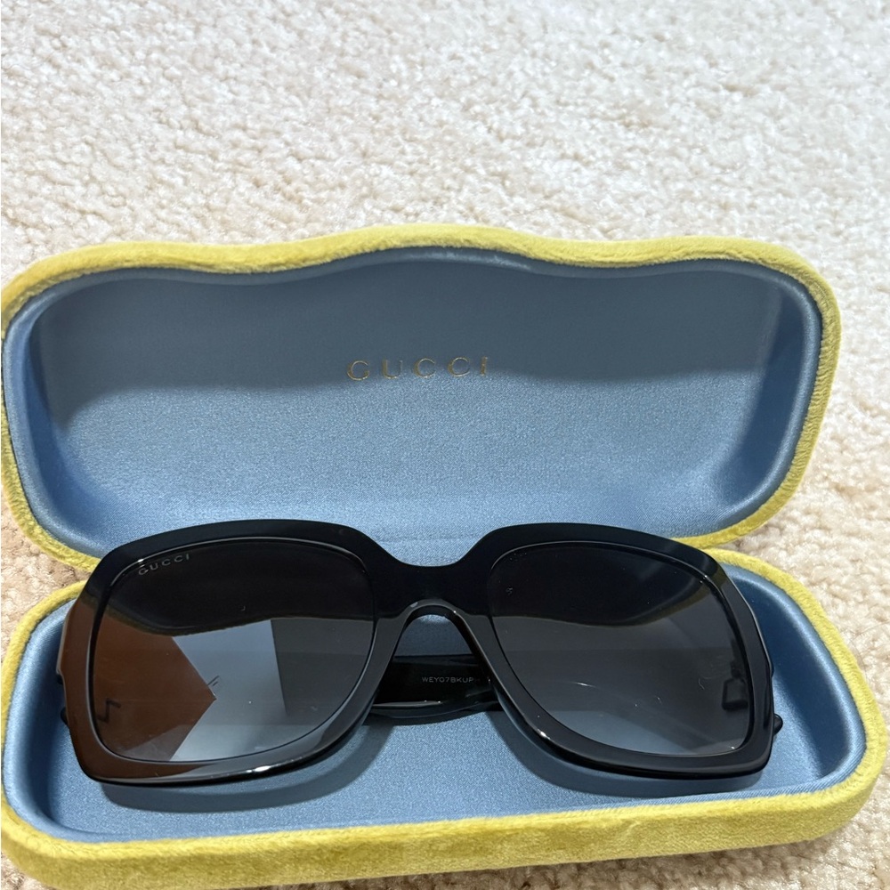 Gucci Black Square Sunglasses - Picture 4 of 5